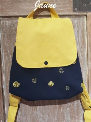 sac à dos jaune et bleu